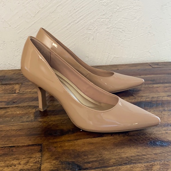 Comfort Plus Predictions Nude Pointed Toe Heels Size 8.5